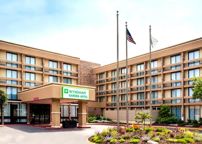 Baymont By Wyndham Chicago Northwest Hotel 2*