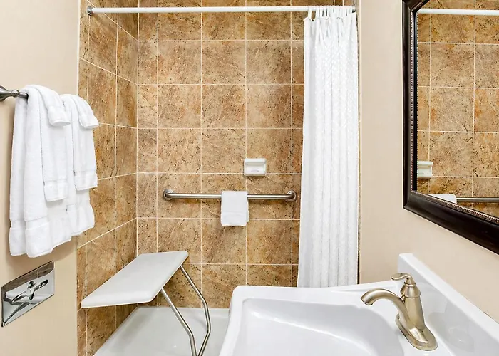 Baymont By Wyndham Chicago Northwest 2*